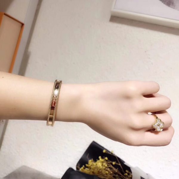 Fake van cleef & arpels Perlée signature bracelet real gold