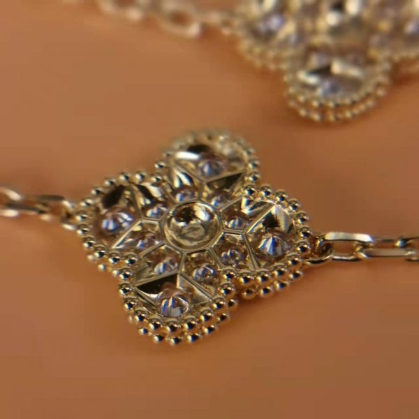 Fake Van cleef arpels Vintage Alhambra long necklace, 20 motifs, Yellow gold, Diamond